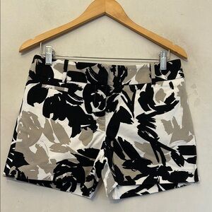 LOFT Black and White Floral Women's Shorts